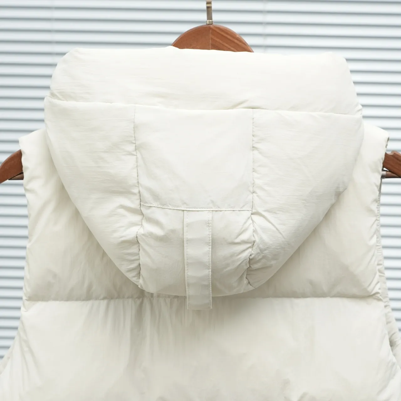 White P640